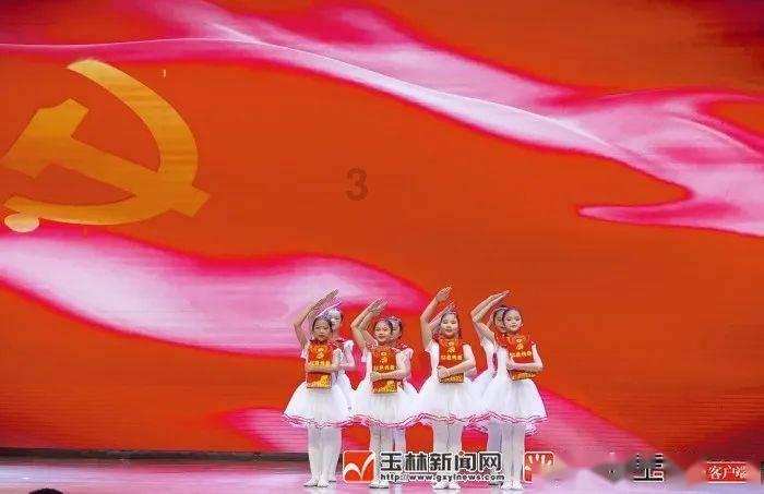 《台风眼by潭石》txt无删减曹烨梁思喆【无弹窗】已完结